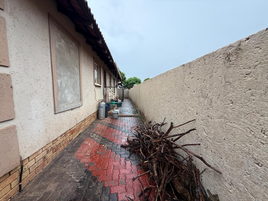 4 Bedroom Property for Sale in Tlhabane West North West